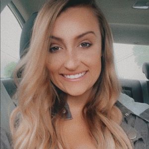 Meet your Posher, Abbie